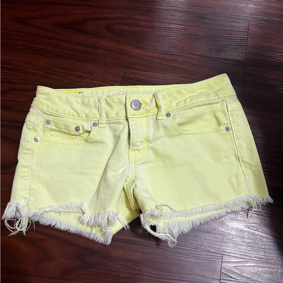 American eagle Outfitters neon yellow midi shorts size 2 - Picture 1 of 3